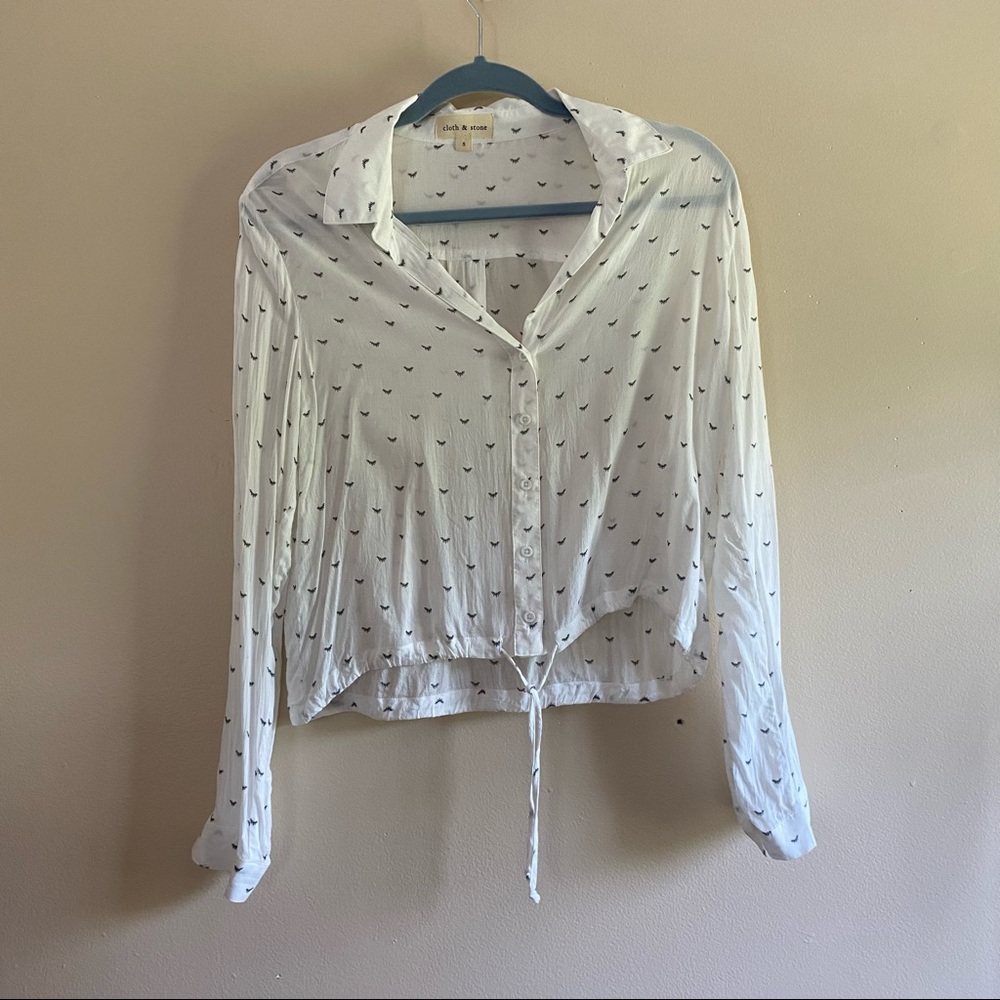 Cloth & Stone White Patterned Button Down Top